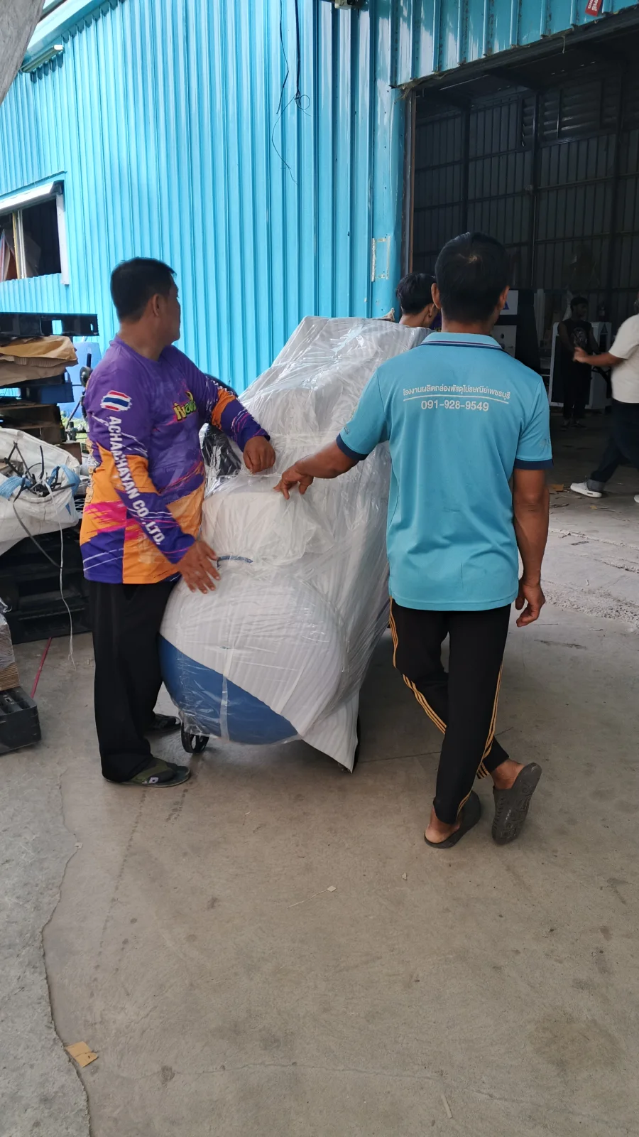 ภาพส่งมอบ ปั๊มลม ETP 520 ลิตร 15 HP 380V รุ่น HTA-120 แรงดัน 16 Bar / 230 PSI จังหวัดเพชรบุรี รูปที่ 3