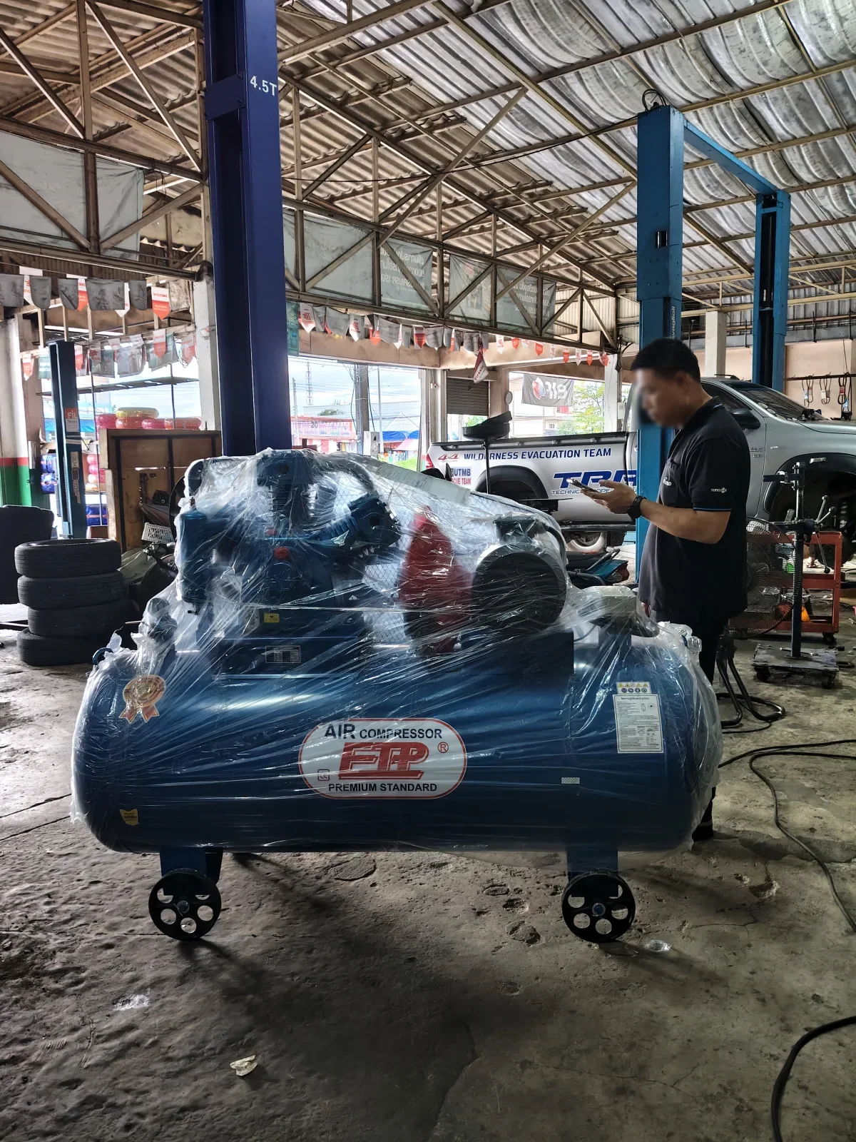 ภาพส่งมอบ ปั๊มลมสายพาน ETP ขนาด 520 ลิตร มอเตอร์ 10HP รุ่น HTA-100 (Two Stage) จังหวัดเชียงราย รูปที่ 1