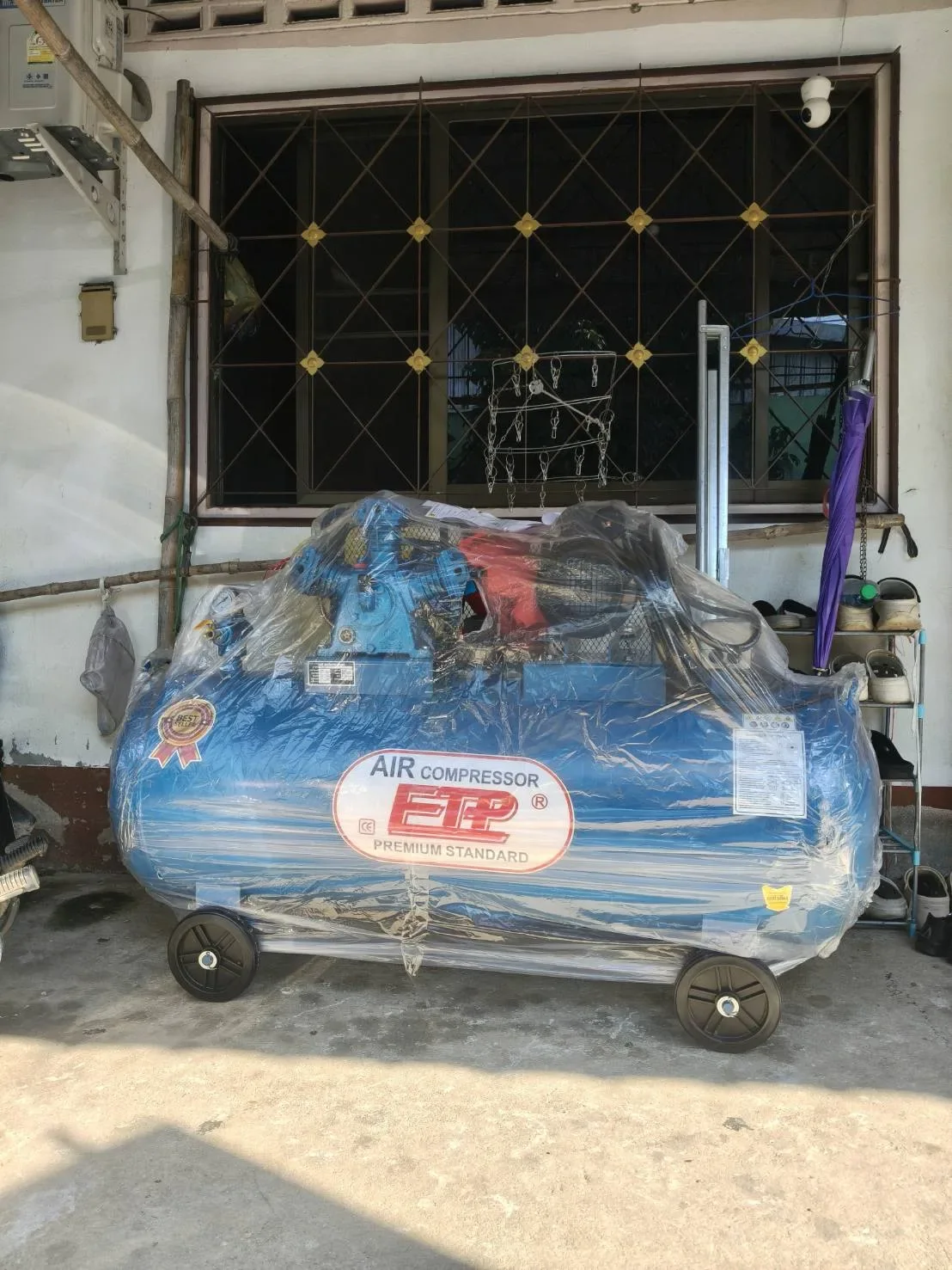 ภาพส่งมอบ ปั๊มลม ETP ETA-65 300 ลิตร 4HP 220V (ไฟ 220V) จังหวัดเชียงราย รูปที่ 2