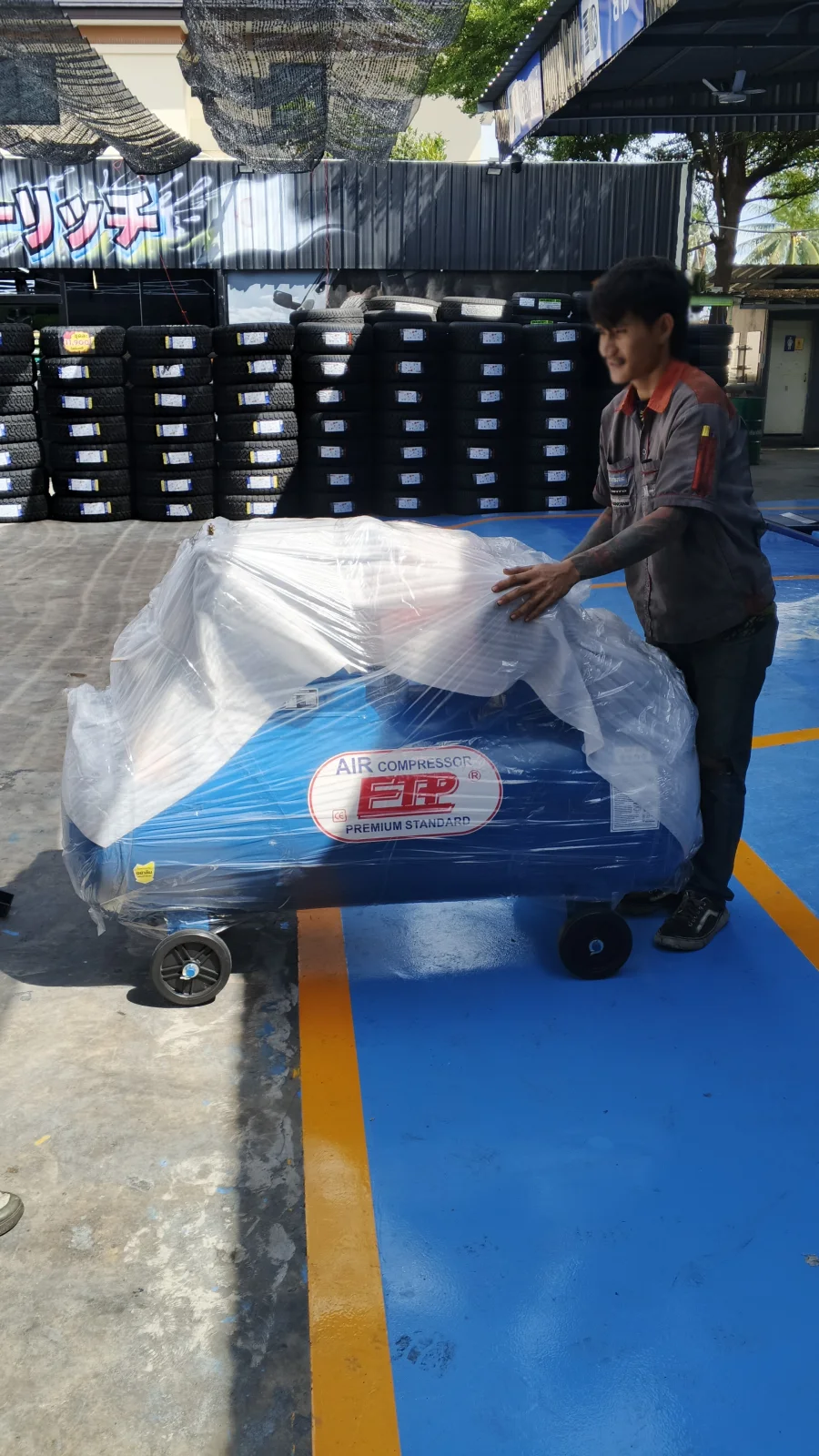 ภาพส่งมอบ ปั๊มลมสายพาน ETP ขนาด 380 ลิตร มอเตอร์ 5.5HP รุ่น EVA-80 (12Bar) (ระบบไฟ 220V) จังหวัดกรุงเทพมหานคร รูปที่ 1
