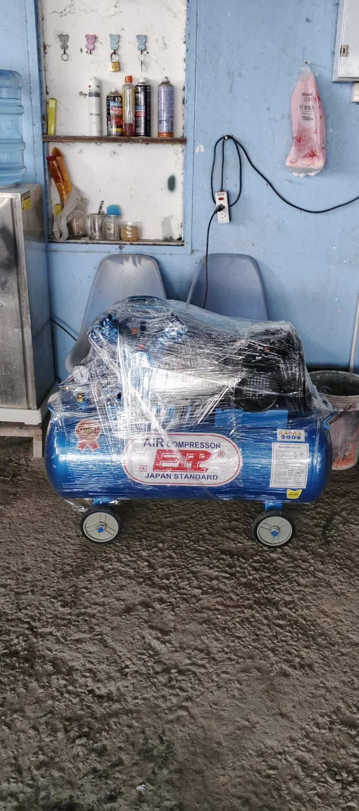 ภาพส่งมอบ ปั๊มลมสายพาน ETP 2065 รุ่น 100 ลิตร มอเตอร์รอบเร็ว 3 แรงม้า (แถมฟรี! ชุดอุปกรณ์ลม 4 ชิ้น) จังหวัดสมุทรสาคร รูปที่ 2