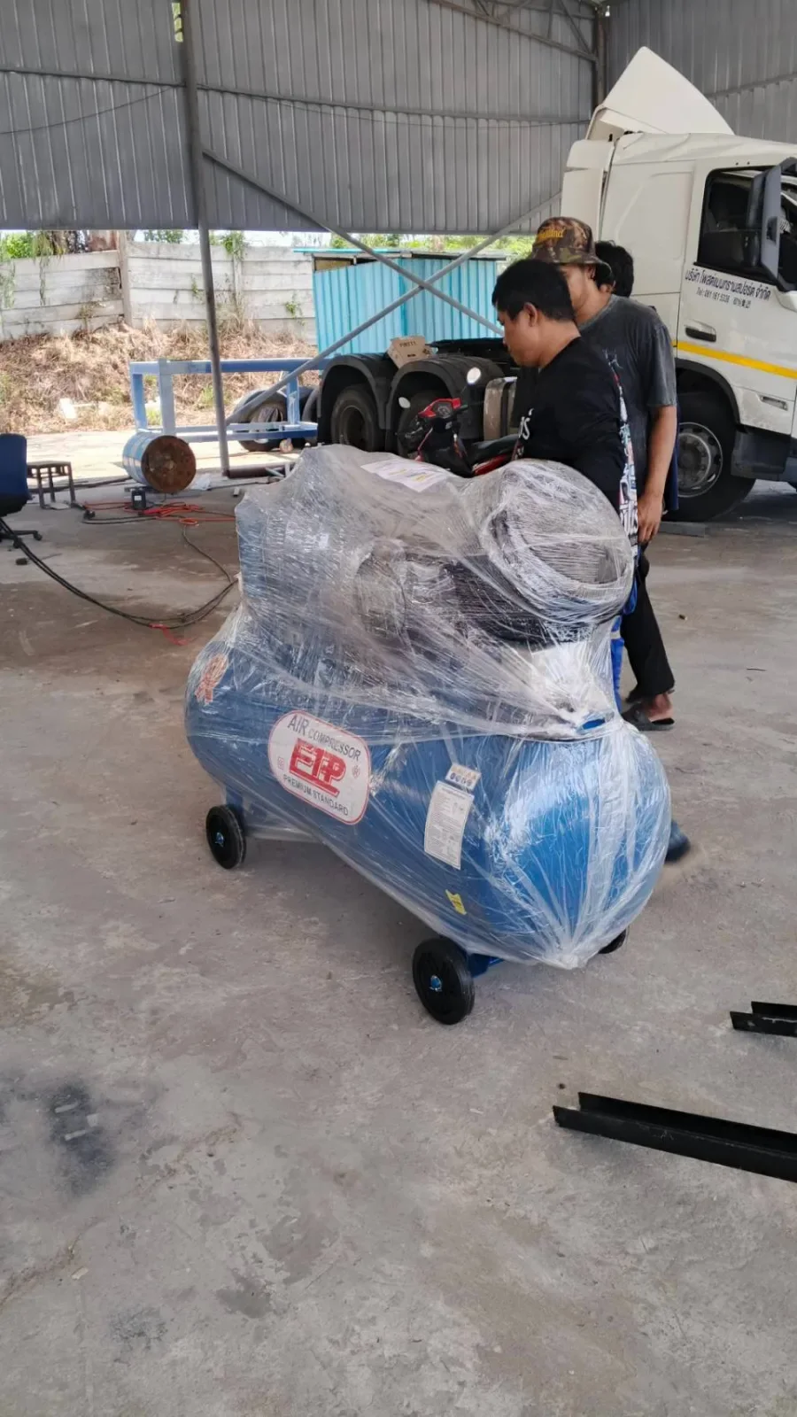 ภาพส่งมอบ ปั๊มลมสายพาน ETP ขนาด 380 ลิตร มอเตอร์ 7.5HP รุ่น HTA-80 (16Bar) (ระบบไฟ 380V) จังหวัดชลบุรี รูปที่ 1
