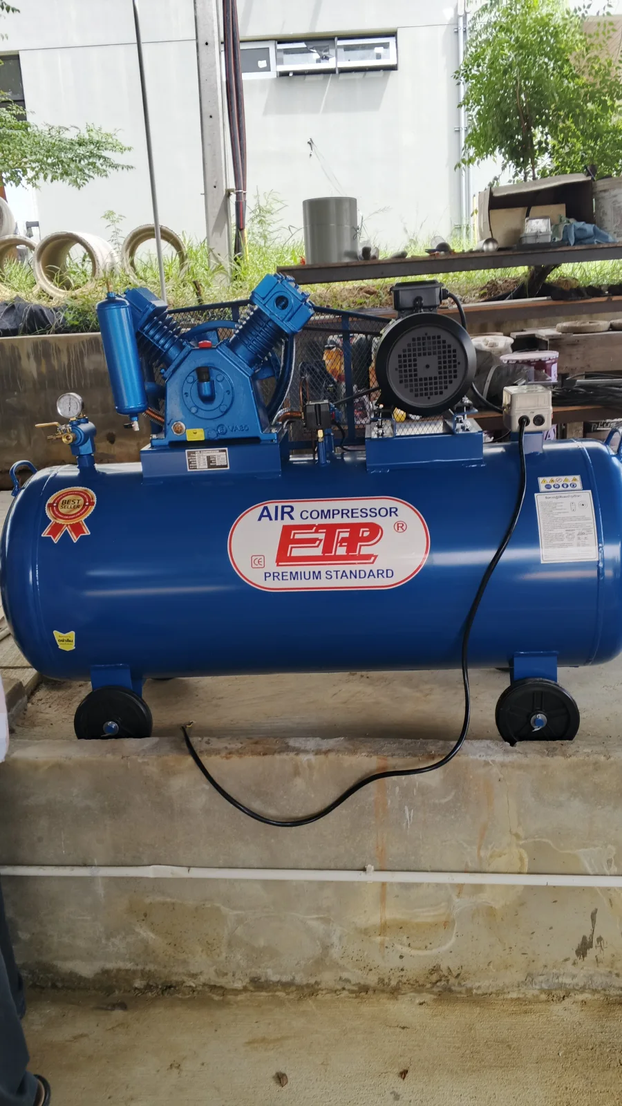 ภาพส่งมอบ ปั๊มลมสายพาน ETP ขนาด 380 ลิตร มอเตอร์ 5.5HP รุ่น EVA-80 (12Bar) (ระบบไฟ 380V) จังหวัดเพชรบุรี รูปที่ 1