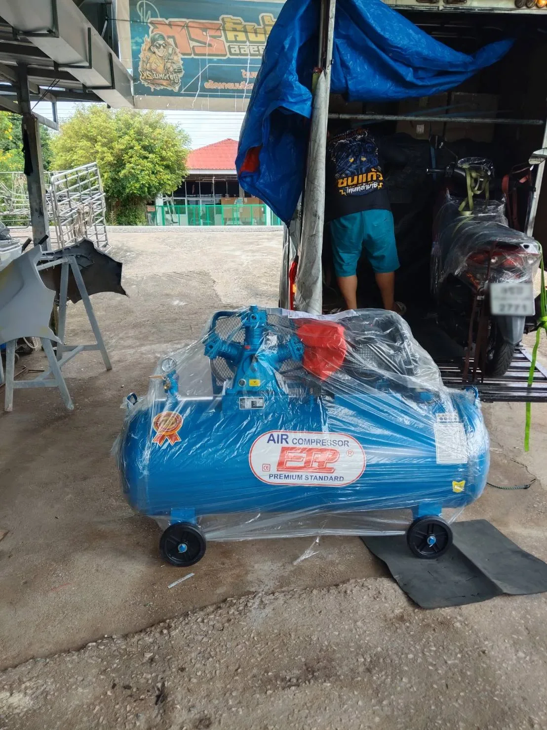 ภาพส่งมอบ ปั๊มลมสายพาน ETP ขนาด 300ลิตร มอเตอร์ 4HP รุ่น E TA-65 (8Bar) (ไฟ 220V) จังหวัดกำแพงเพชร รูปที่ 1