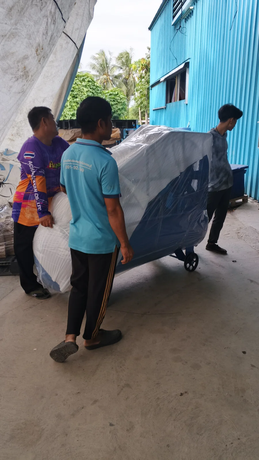 ภาพส่งมอบ ปั๊มลม ETP 520 ลิตร 15 HP 380V รุ่น HTA-120 แรงดัน 16 Bar / 230 PSI จังหวัดเพชรบุรี รูปที่ 1