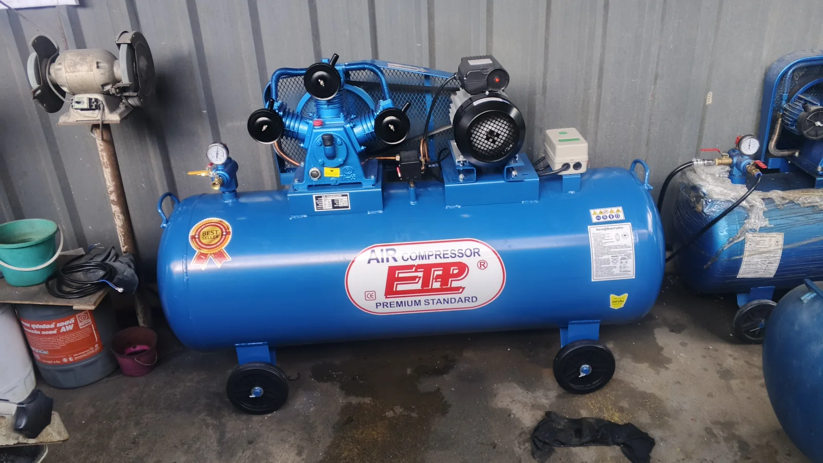 ภาพส่งมอบ ปั๊มลมสายพาน ETP ขนาด 300ลิตร มอเตอร์ 4HP รุ่น E TA-65 (8Bar) (ไฟ 220V) จังหวัดสมุทรปราการ รูปที่ 1