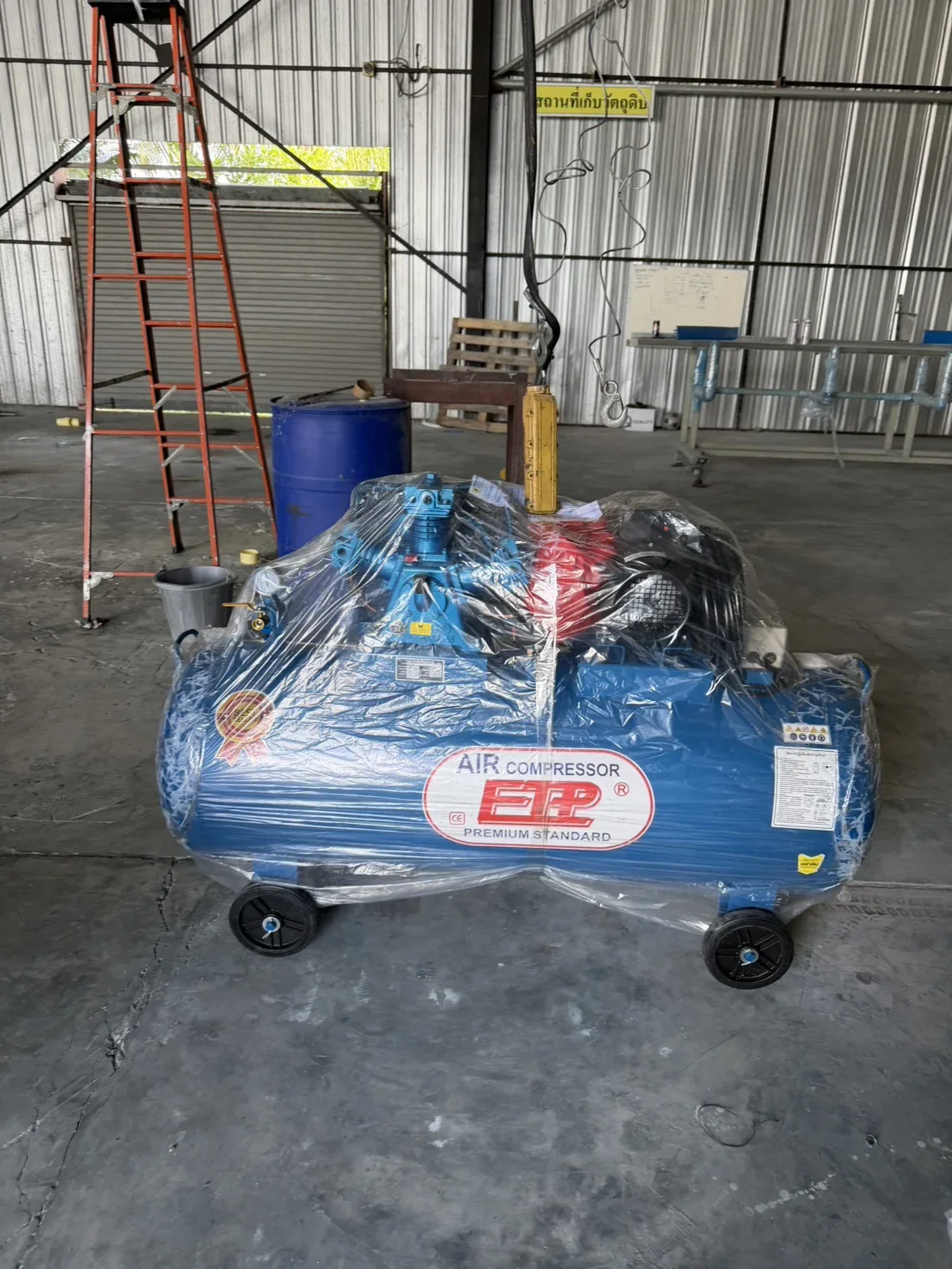 ภาพส่งมอบ ปั๊มลม 300ลิตร 4แรง รุ่น E TA-65 (8Bar) (ไฟ 220V) จังหวัดประจวบคีรีขันธ์ รูปที่ 2
