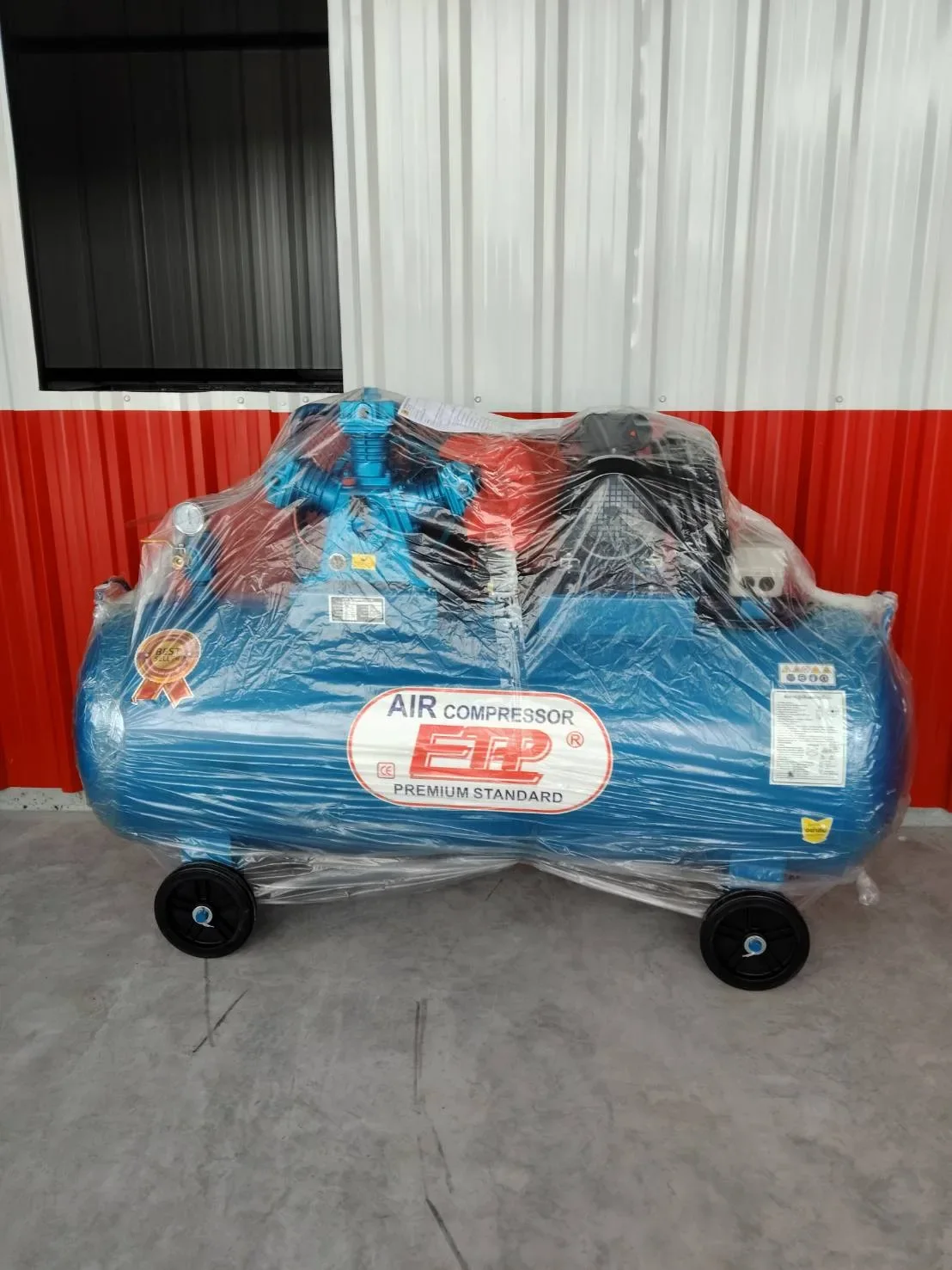 ภาพส่งมอบ ปั๊มลม 300ลิตร 4แรง รุ่น E TA-65 (8Bar) (ไฟ 220V) จังหวัดสุรินทร์ รูปที่ 1