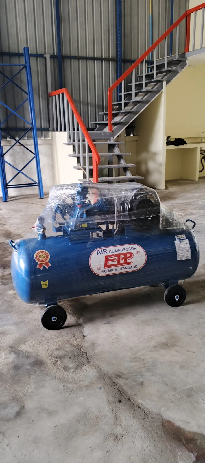 ภาพส่งมอบ ปั๊มลม 300ลิตร 4แรง รุ่น E TA-65 (8Bar) (ไฟ 220V) จังหวัดกรุงเทพมหานคร รูปที่ 2