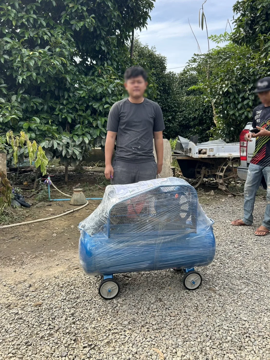 ภาพส่งมอบ ปั๊มลมสายพาน ETP 2065 รุ่น 100 ลิตร มอเตอร์รอบเร็ว 3 แรงม้า (แถมฟรี! ชุดอุปกรณ์ลม 4 ชิ้น) จังหวัดจันทบุรี รูปที่ 1