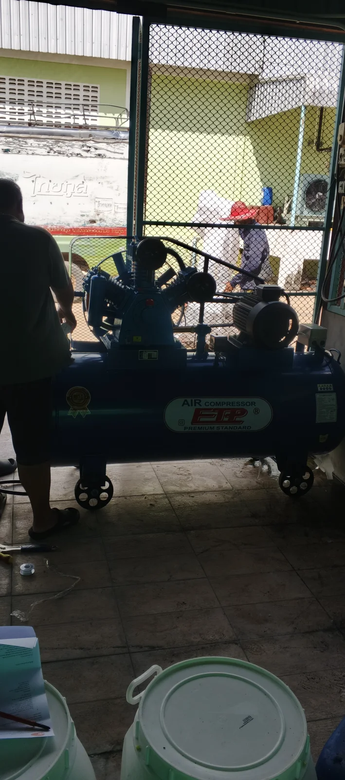 ภาพส่งมอบ เครื่องปั๊มลม 520ลิตร 10แรงม้า รุ่น HTA-100 (Two Stage) จังหวัดนครสวรรค์ รูปที่ 2