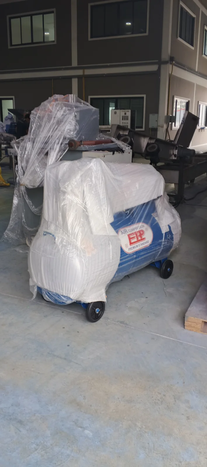 ภาพส่งมอบ ปั๊มลม 380ลิตร 7.5 แรงรุ่น E TA-80 (12Bar) (ระบบไฟ 380V) จังหวัดสมุทรสาคร รูปที่ 1