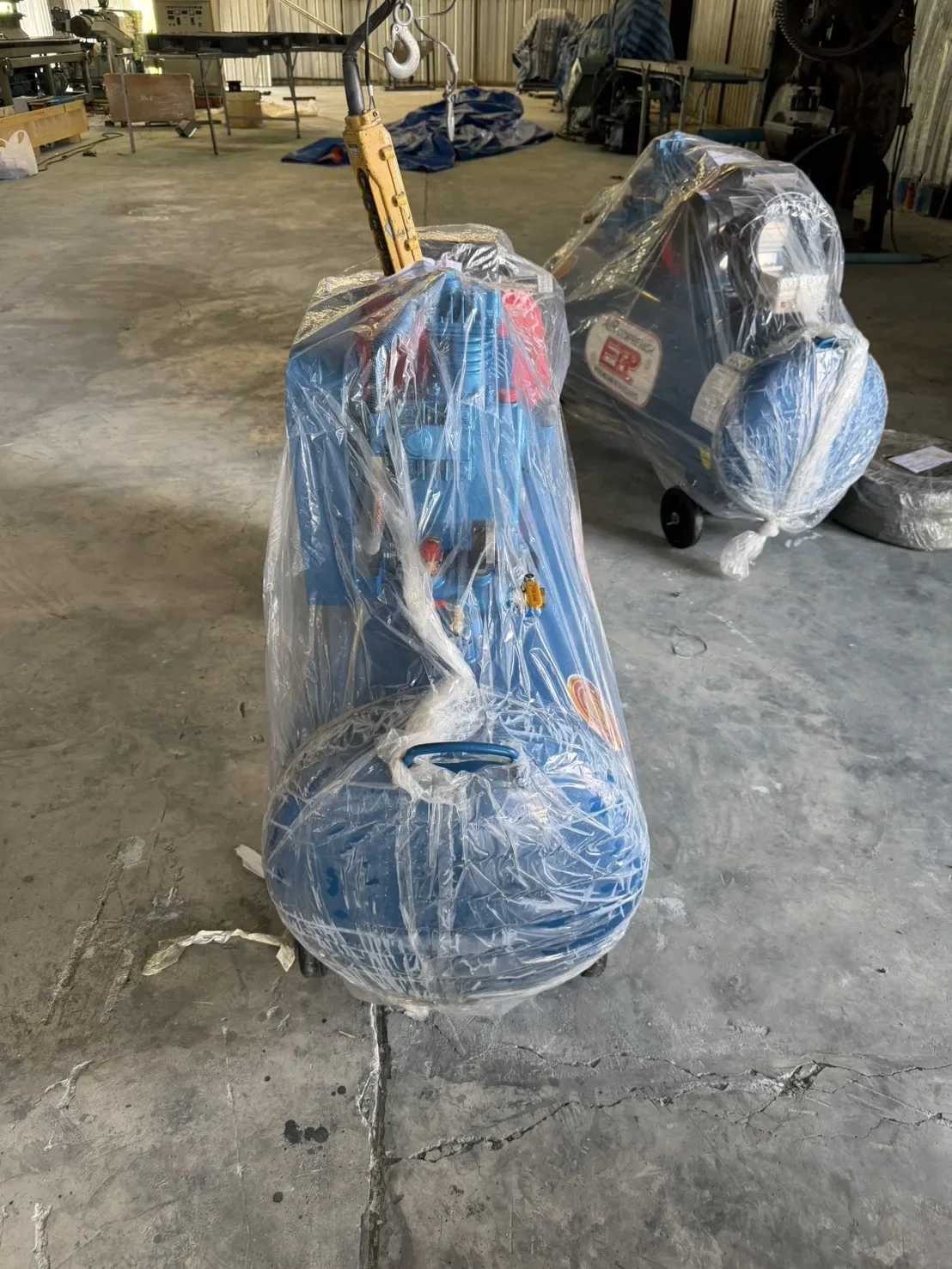 ภาพส่งมอบ ปั๊มลม 300ลิตร 4แรง รุ่น E TA-65 (8Bar) (ไฟ 220V) จังหวัดประจวบคีรีขันธ์ รูปที่ 1
