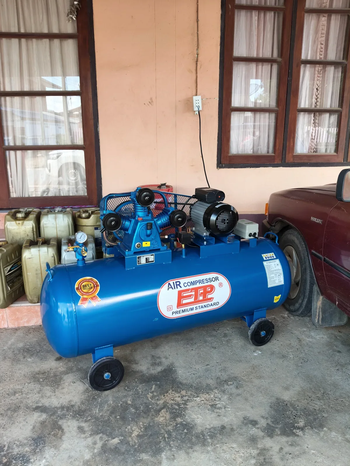 ภาพส่งมอบ ปั๊มลม 300ลิตร 4แรง รุ่น E TA-65 (8Bar) (ไฟ 220V) จังหวัดขอนแก่น รูปที่ 1